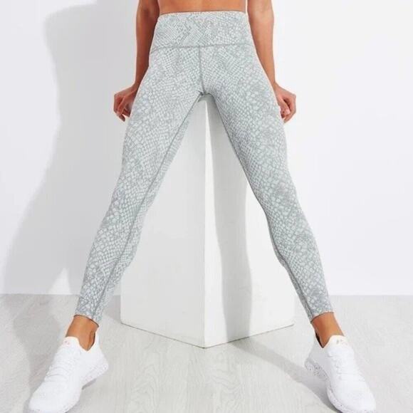 Varley Estrella Yoga Leggings Gray Rattlesnake Size M NWT - Picture 4 of 11